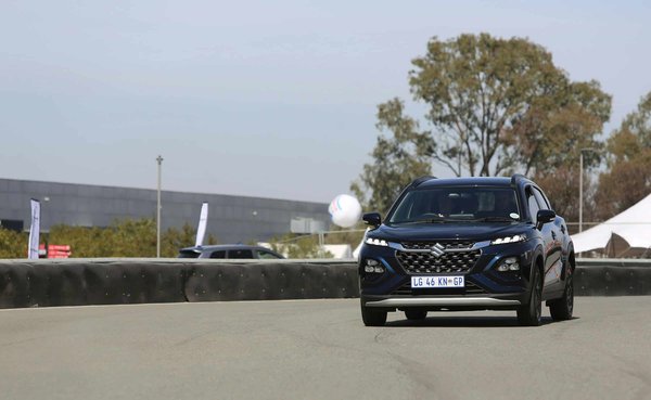 Comment les nouvelles technologies de capteurs de stationnement améliorent-elles la précision du stationnement automatique?